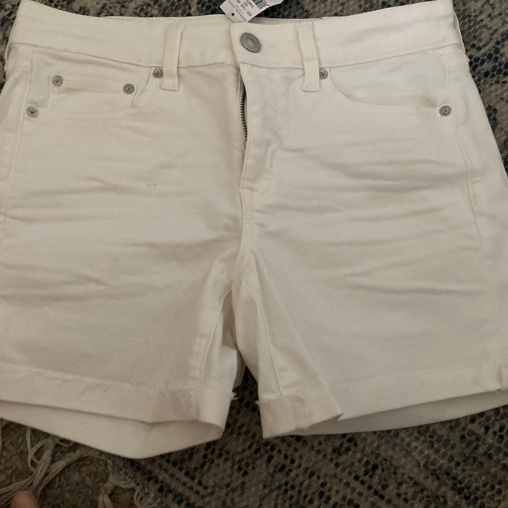 American eagle white shorts